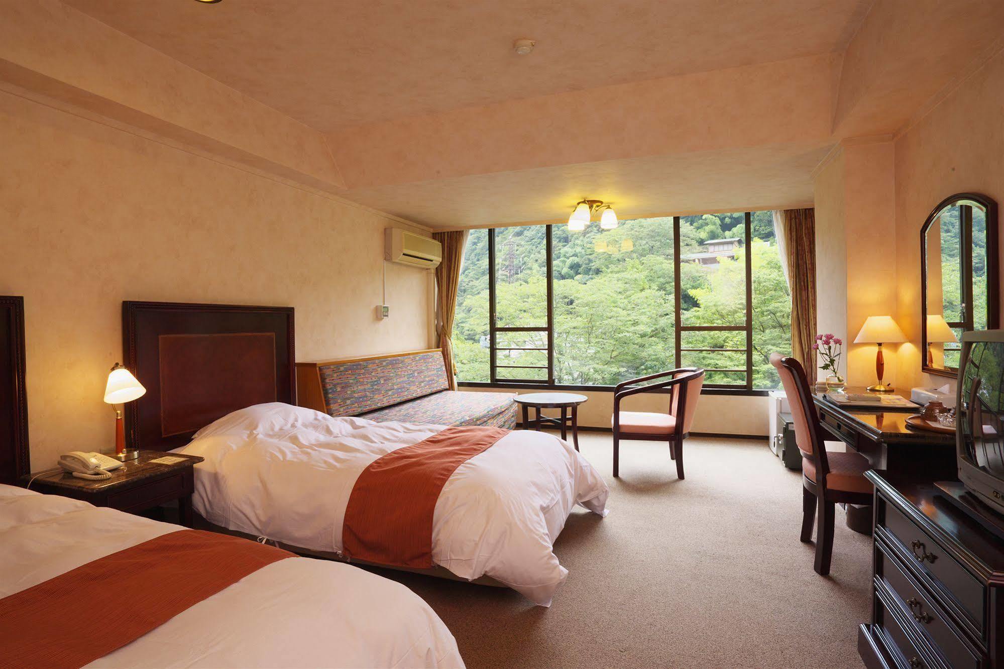 Tonosawa Quatre Saisons Hotel Hakone Exterior foto